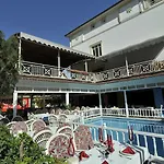 Sun Kiss Hotel 2*