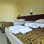 Sun Kiss Hotel Side