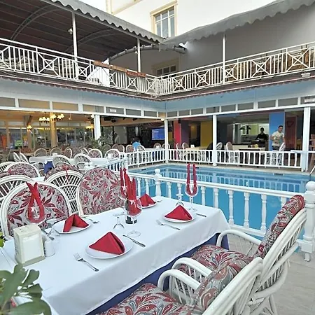 Sun Kiss Hotell 2*